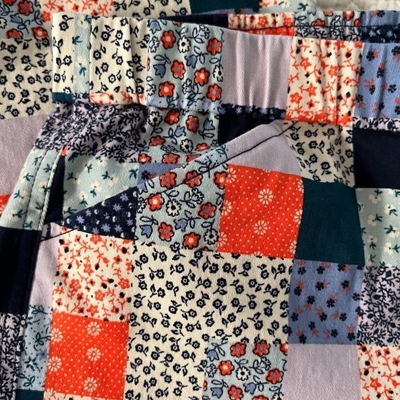 Land's End Women's Mid Rise Pull On Chino Ankle Pants Patchwork‎ Print Size 6 - Picture 4 of 13